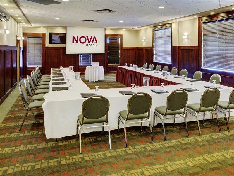 Chateau Nova Kingsway Едмонтон Екстер'єр фото